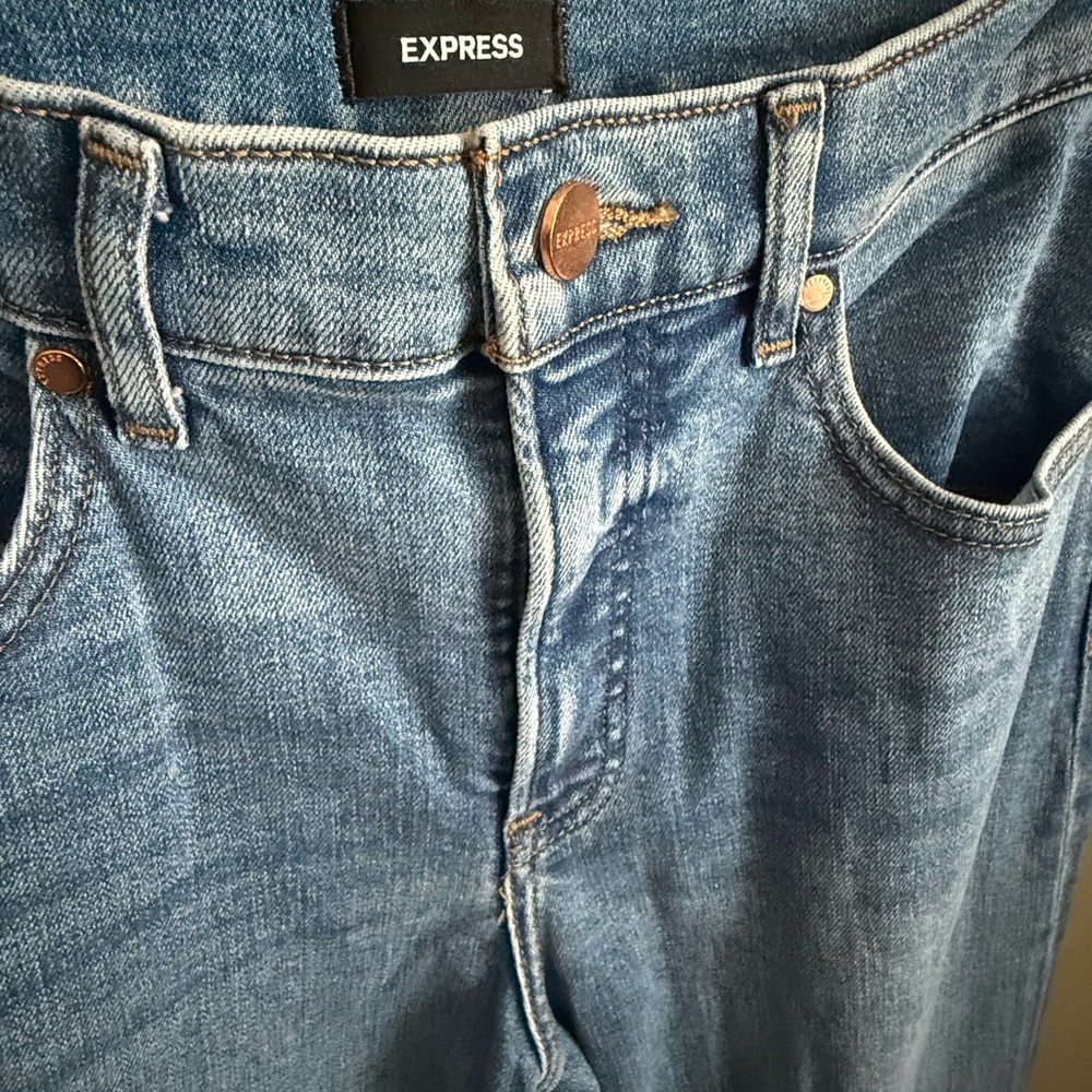 Express Wide Leg Jeans Medium Wash High Rise Size 8 EUC - Picture 3 of 7